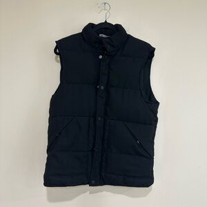 Zara men’s Black Puffer Vest. Size small